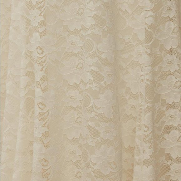 Torrid Ivory Lace Capelet Wedding Dress Size 10 - Picture 4 of 10